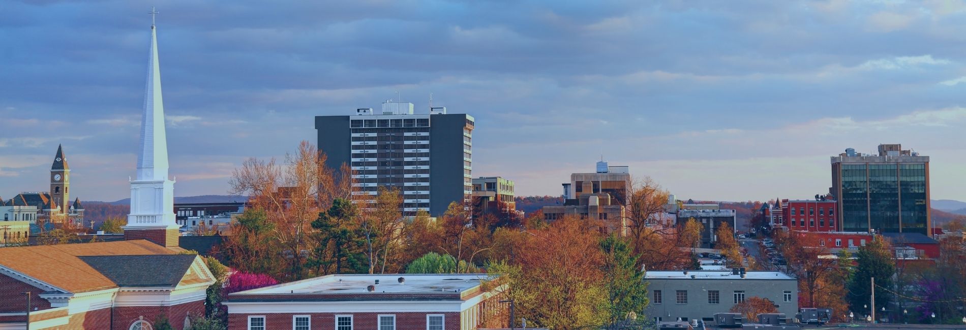 4 Hotels with Park Stay Fly Packages Near XNA Airport