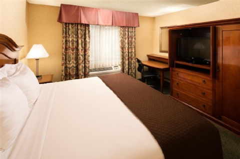 Red Lion Hotel Portland Airport , OR 97220 near Portland International Airport View Point 18