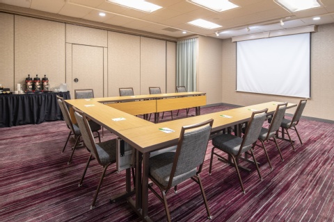 Courtyard by Marriott Portland Airport , OR 97220 near Portland International Airport View Point 10