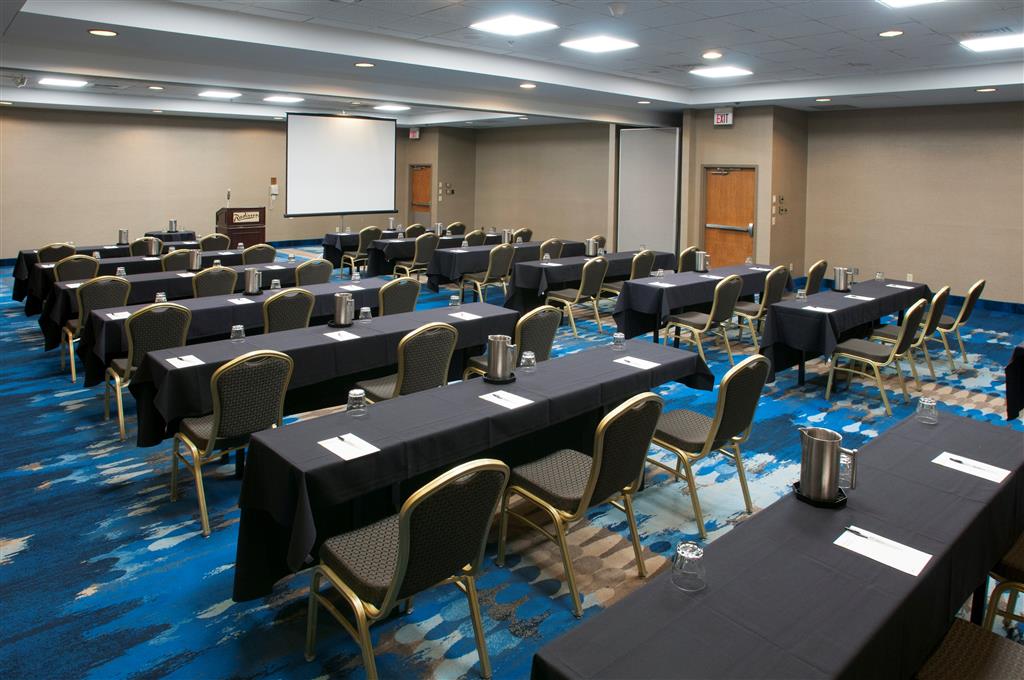Radisson Hotel & Conference Center Green Bay , WI 54313 near Green Bay Austin Straubel International Airport View Point 13