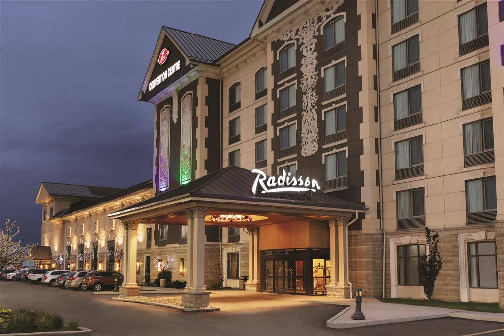 Radisson Toronto Airport West , ON L5T 2Z7 near Toronto Pearson Airport View Point 2