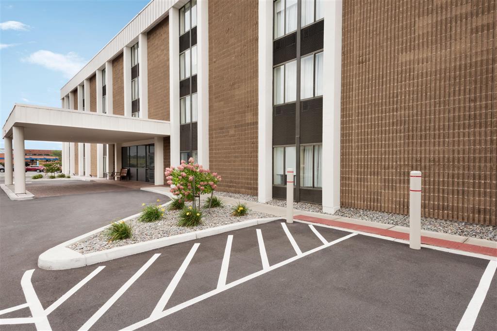 Super 8 by Wyndham Liverpool/Syracuse North Airport , NY 13088-6645 near Syracuse Hancock International Airport View Point 4