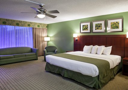 Quality Inn &amp; Suites Hollywood Blvd , FL 33021 near Fort Lauderdale-hollywood International Airport View Point 5