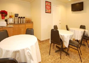 Econo Lodge Inn & Suites Oakland Airport , CA 94621 near Oakland International Airport View Point 3