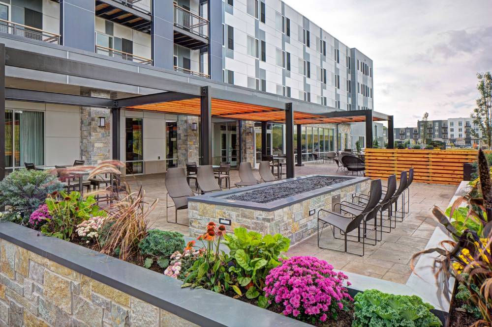 Courtyard By Marriott Appleton Riverfront 6