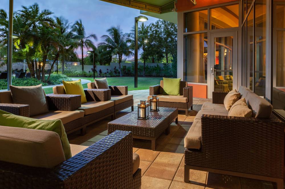 Courtyard By Marriott Miami Airport