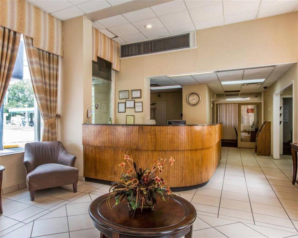 Econo Lodge Atlanta 6