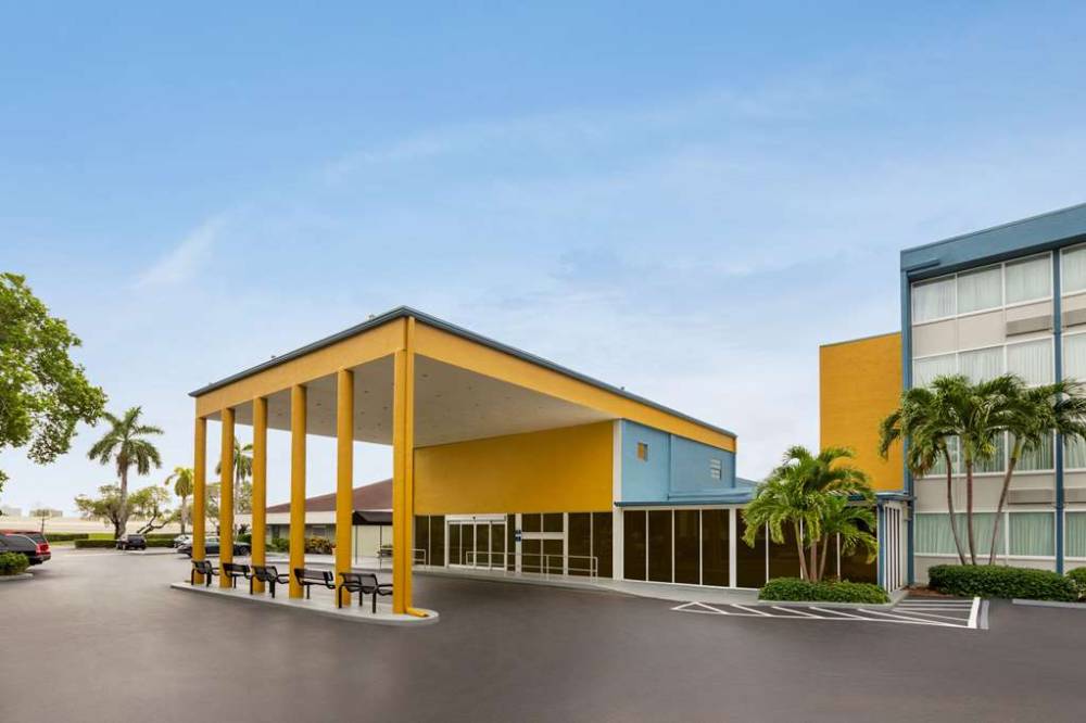 Envision Hotel Miami International Airport
