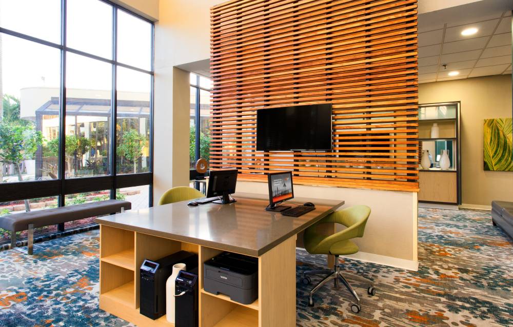 Holiday Inn Airport-west
