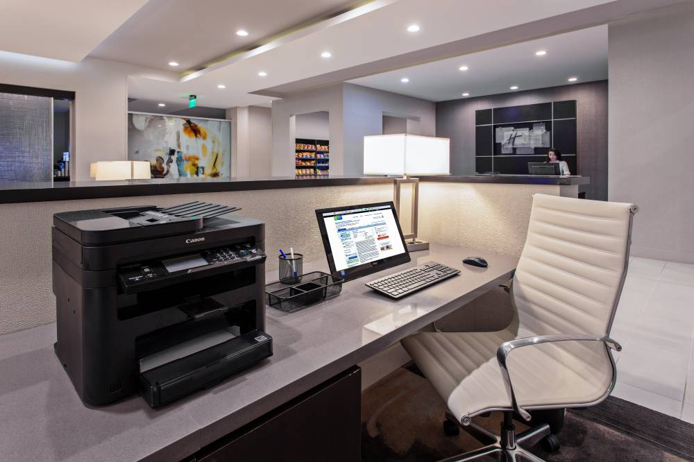 Holiday Inn Exp Stes Anaheim Re