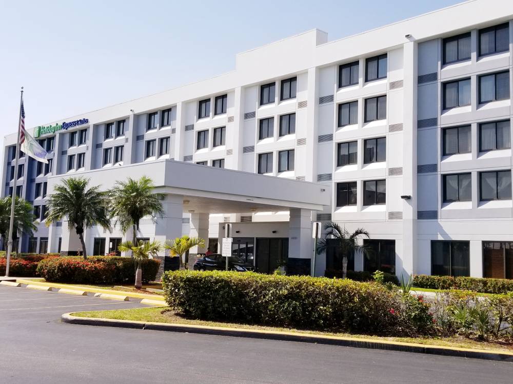 Holiday Inn Exp Stes Hialeah