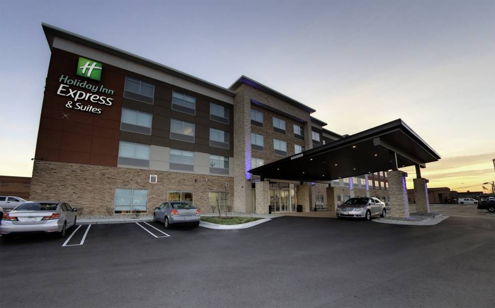 Holiday Inn Exp Stes Livonia