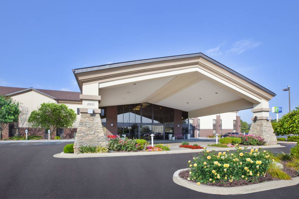 Holiday Inn Express 8