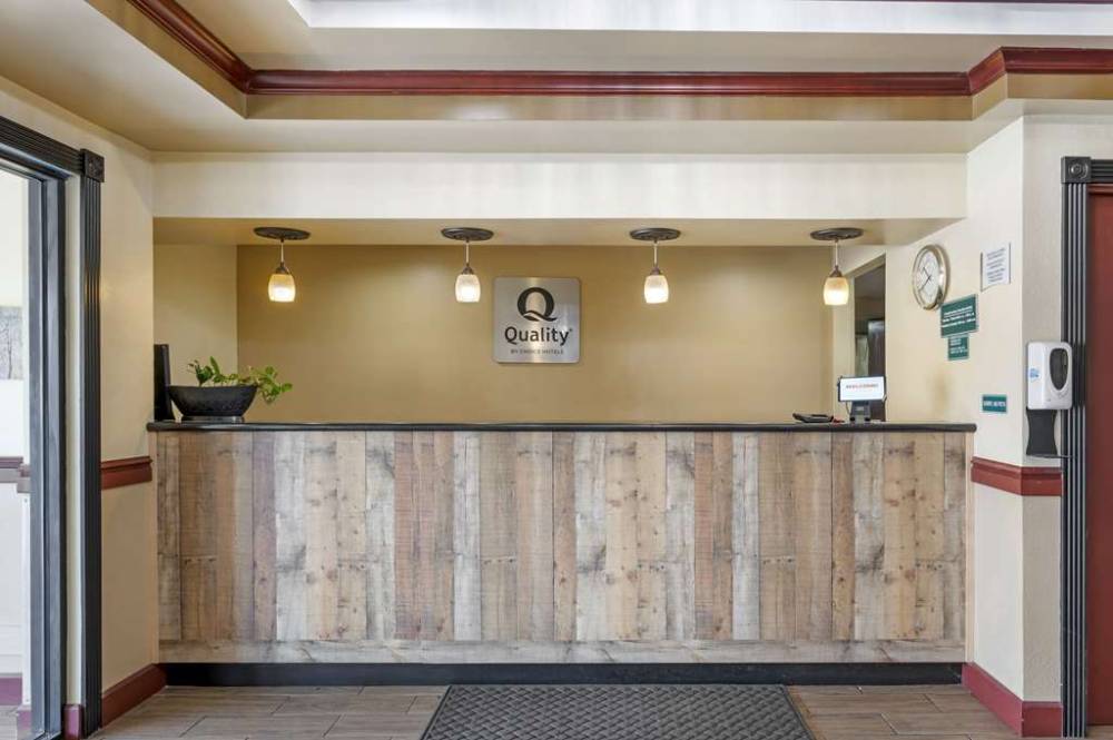 Quality Suites Indianapolis 3