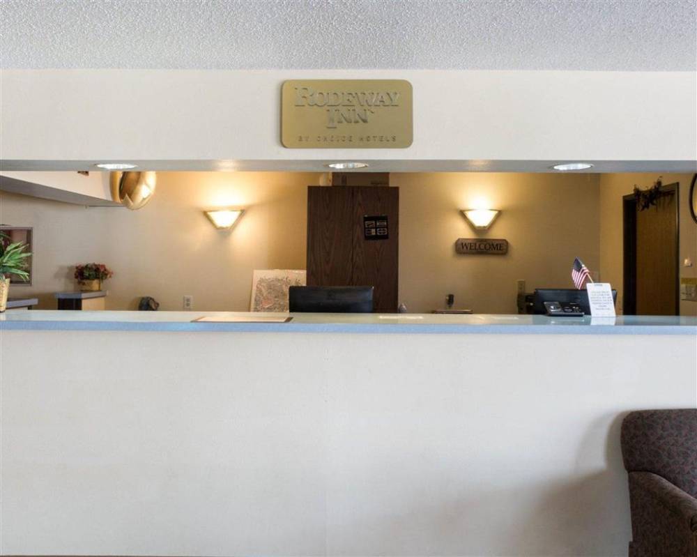 Rodeway Inn 6