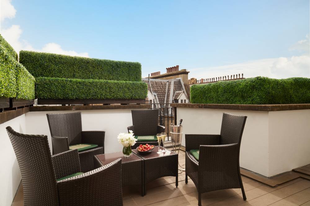 The Milestone Hotel 5